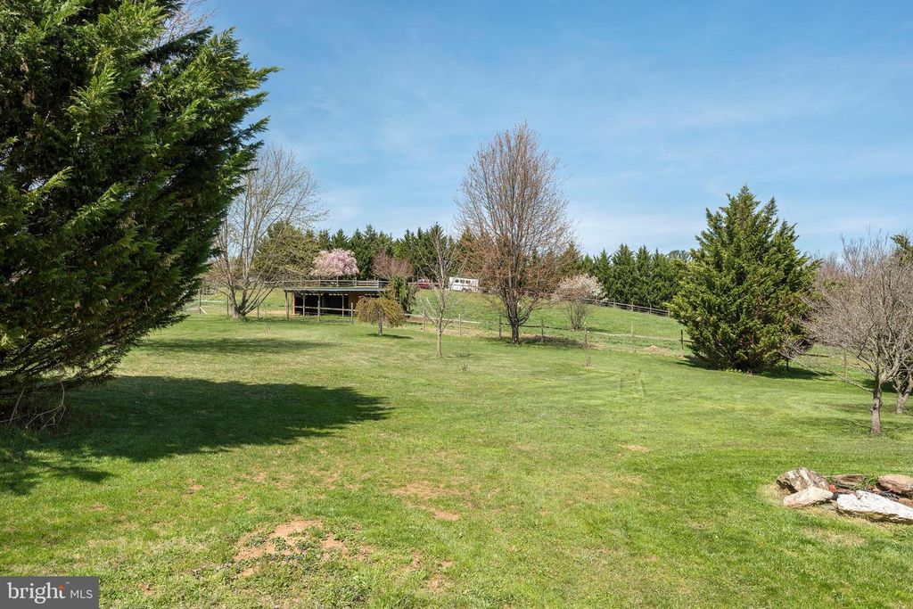 Image 80 of property listing at 4525 BECKLEYSVILLE RD, Hampstead, MD 21074