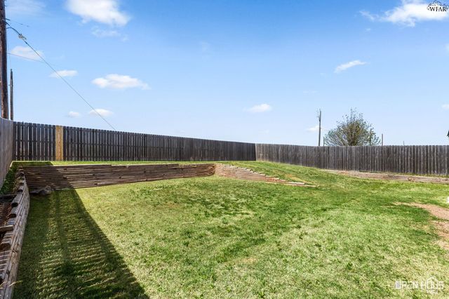 1437 SPUR TRAIL, Henrietta, TX 76365