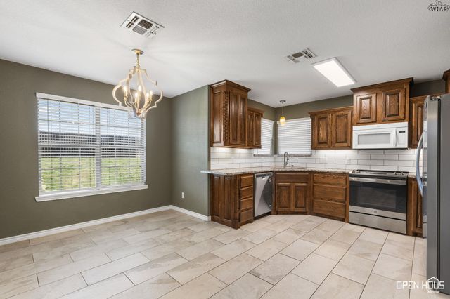 1437 SPUR TRAIL, Henrietta, TX 76365