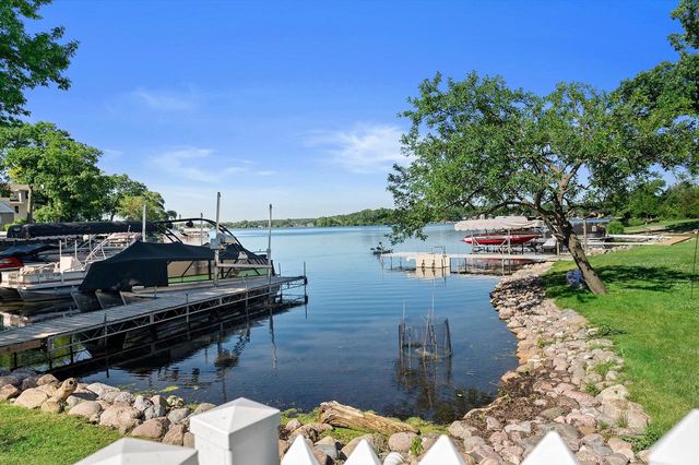 S68W18031 Island DRIVE, Muskego, WI 53150