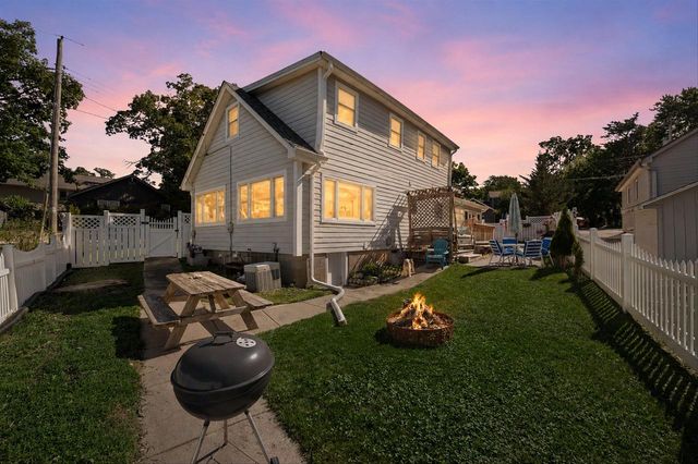 S68W18031 Island DRIVE, Muskego, WI 53150