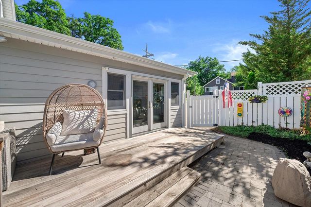 S68W18031 Island DRIVE, Muskego, WI 53150