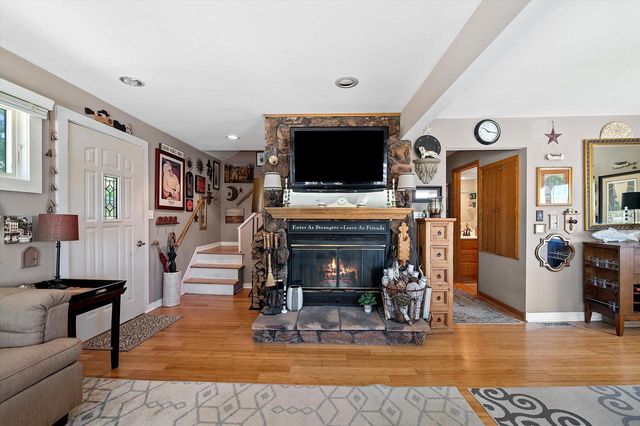 S68W18031 Island DRIVE, Muskego, WI 53150