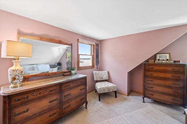 S68W18031 Island DRIVE, Muskego, WI 53150