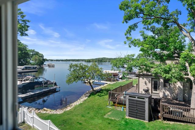 S68W18031 Island DRIVE, Muskego, WI 53150