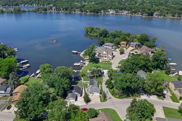 S68W18031 Island DRIVE, Muskego, WI 53150