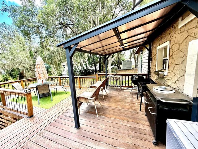 208 ASHLEY STREET, Hawthorne, FL 32640