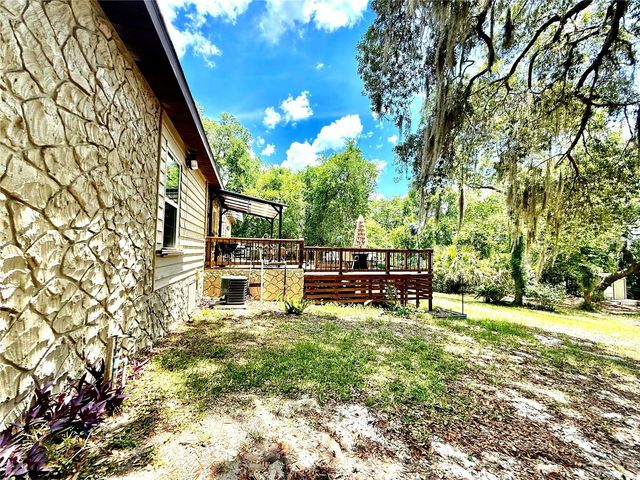 208 ASHLEY STREET, Hawthorne, FL 32640
