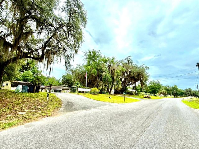 208 ASHLEY STREET, Hawthorne, FL 32640