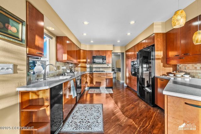 2534 Ridge Pointe Drive, Anchorage, AK 99515