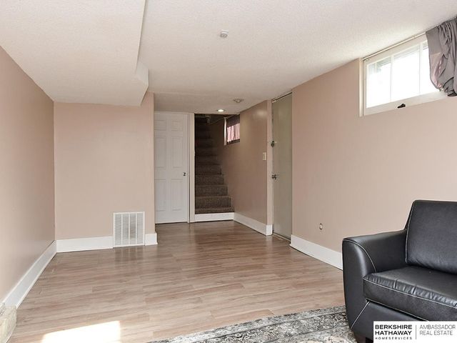 5812 Blondo Street, Omaha, NE 68104