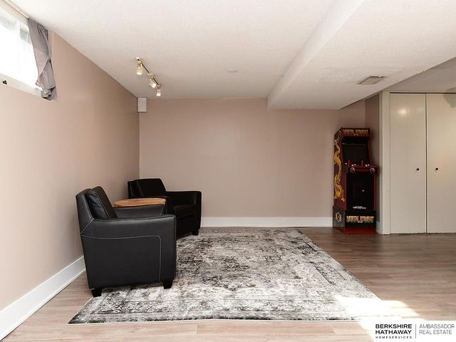 5812 Blondo Street, Omaha, NE 68104