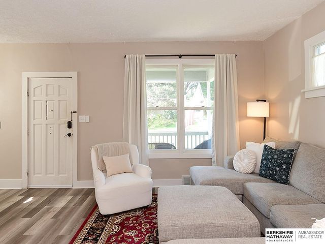 5812 Blondo Street, Omaha, NE 68104