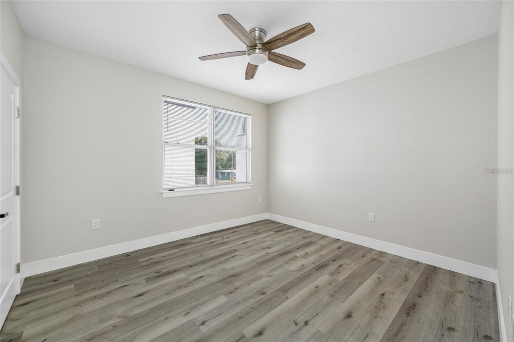Image 6 of property listing at 1039 53RD AVENUE N, St Petersburg, FL 33703