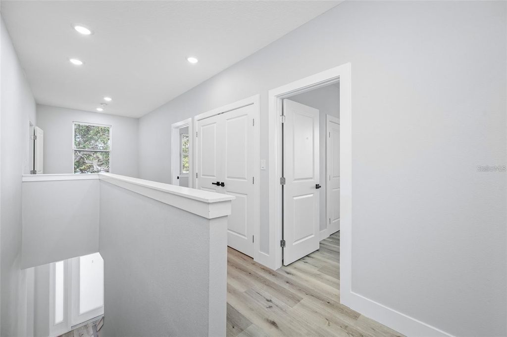 Image 9 of property listing at 1039 53RD AVENUE N, St Petersburg, FL 33703