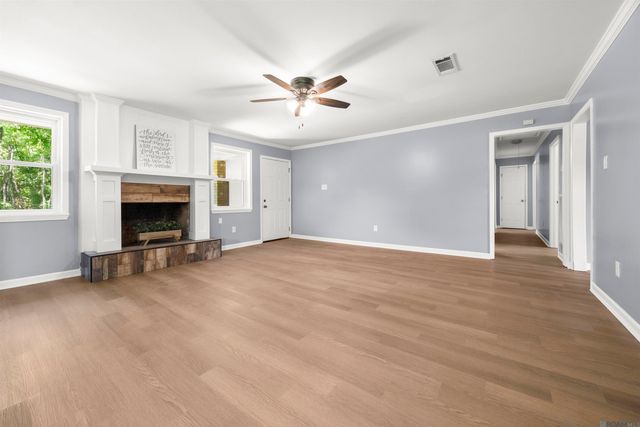 7151 Dyer Rd, Baker, LA 70714