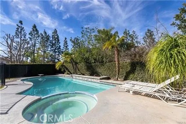 24 Silveroak, Irvine, CA 92620
