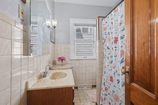 210 G Street, La Porte, IN 46350