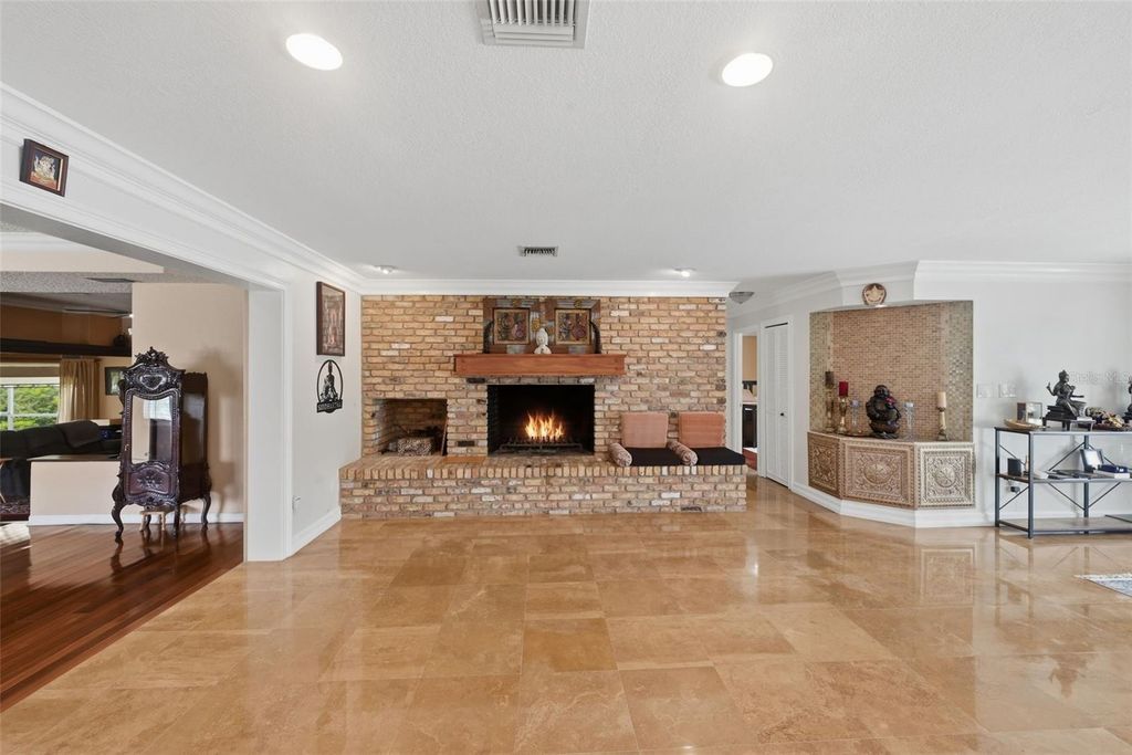 Image 15 of property listing at 5912 TARAWOOD DRIVE, Orlando, FL 32819
