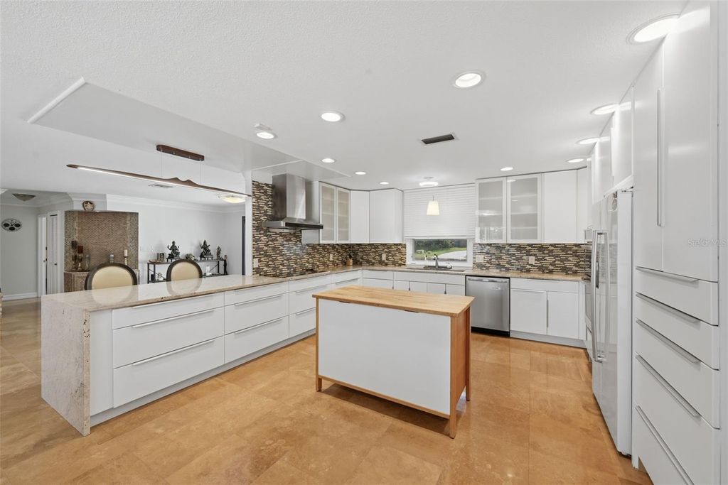 Image 23 of property listing at 5912 TARAWOOD DRIVE, Orlando, FL 32819