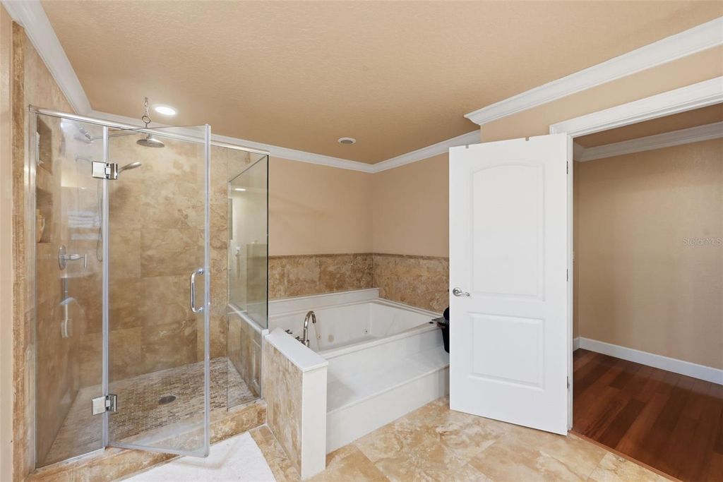 Image 44 of property listing at 5912 TARAWOOD DRIVE, Orlando, FL 32819