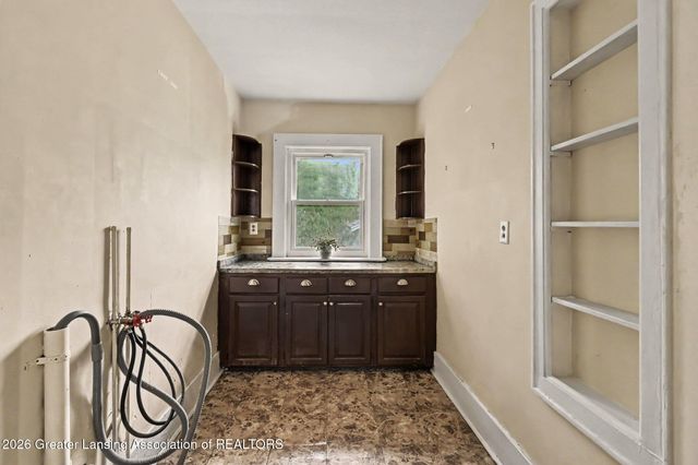 1224 Climax Street, Lansing, MI 48912