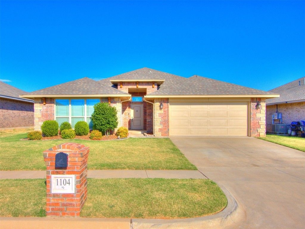 1104 Hickory Creek Drive, Yukon, OK 73099