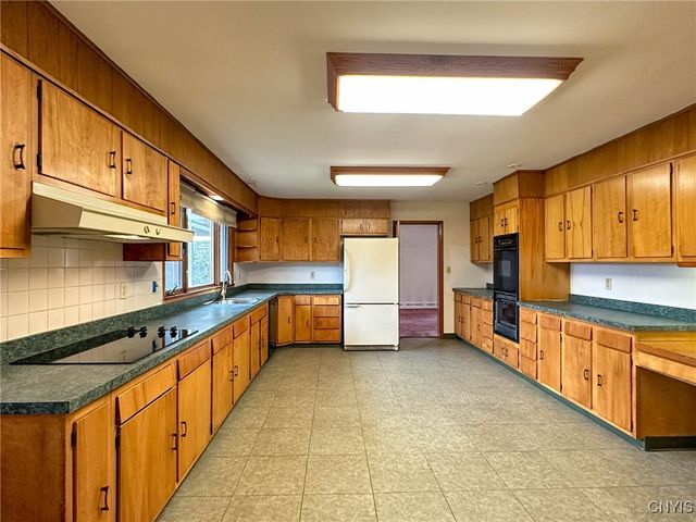 1009 Parkway East, Utica, NY 13501