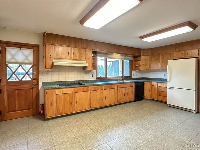 1009 Parkway East, Utica, NY 13501