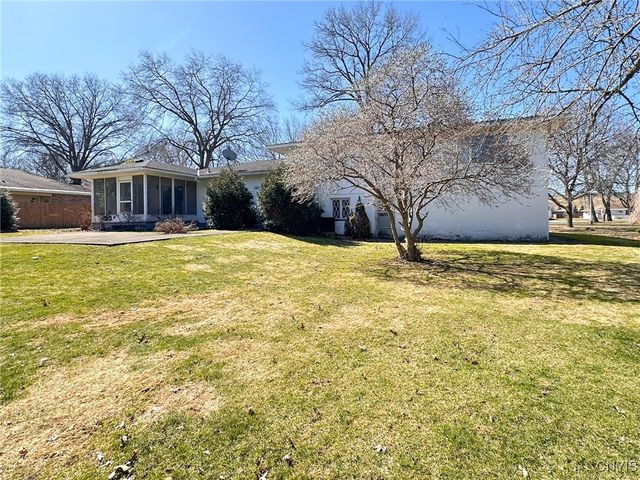 1009 Parkway East, Utica, NY 13501