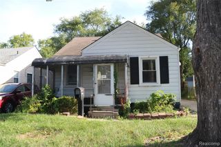 18541 Kingsville Street, Harper Woods, MI 48225