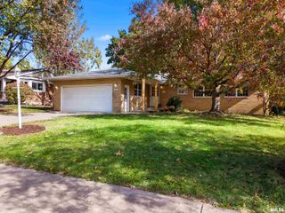 6616 N GREENMONT Road, Peoria, IL 61614