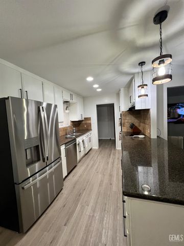 5614 Halifax Street, Bakersfield, CA 93309