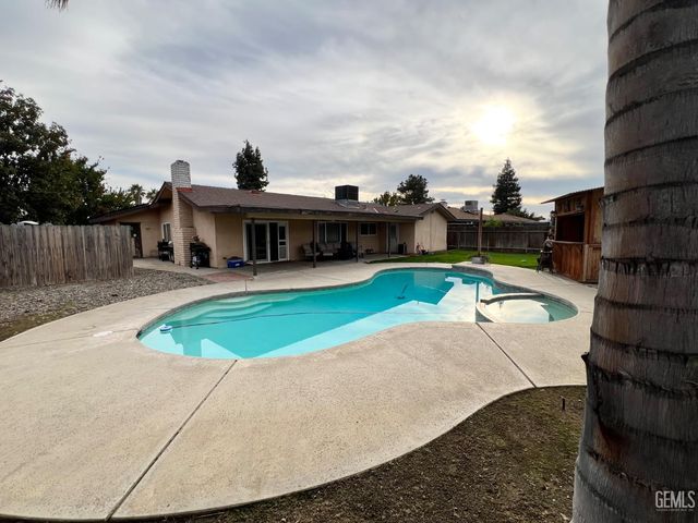 5614 Halifax Street, Bakersfield, CA 93309