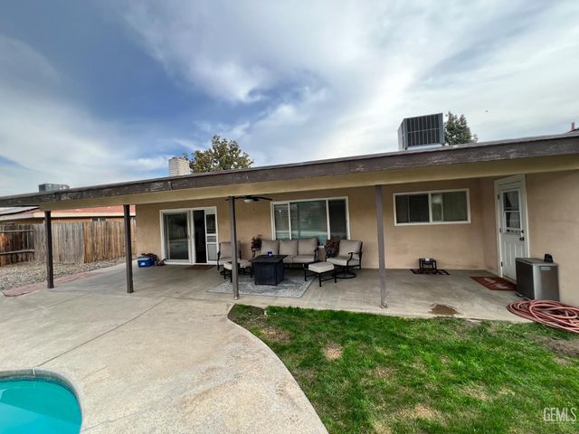 5614 Halifax Street, Bakersfield, CA 93309