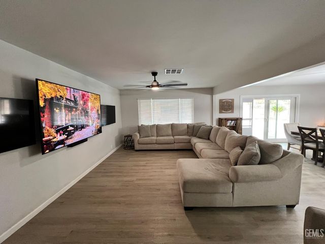 5614 Halifax Street, Bakersfield, CA 93309