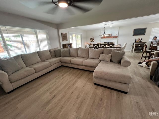 5614 Halifax Street, Bakersfield, CA 93309