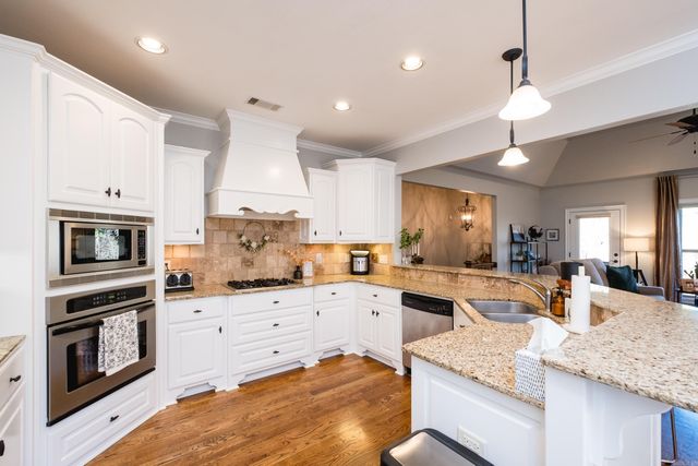 9 Epernay Circle, Little Rock, AR 72223