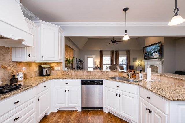 9 Epernay Circle, Little Rock, AR 72223