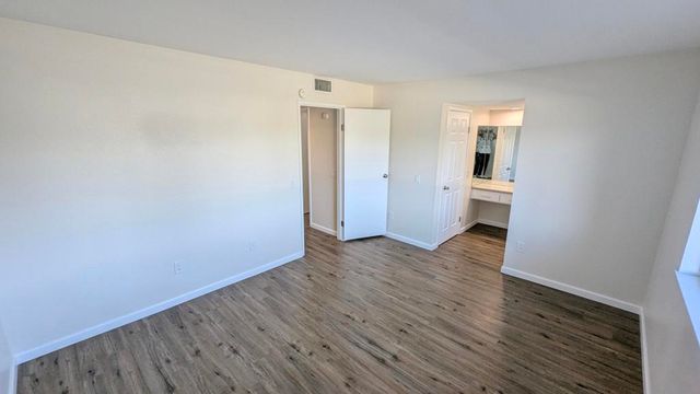 2260 N Indian Canyon Drive B, Palm Springs, CA 92262