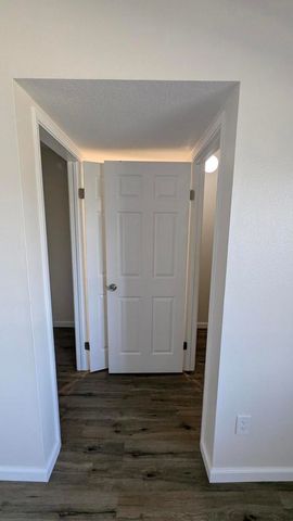 2260 N Indian Canyon Drive B, Palm Springs, CA 92262