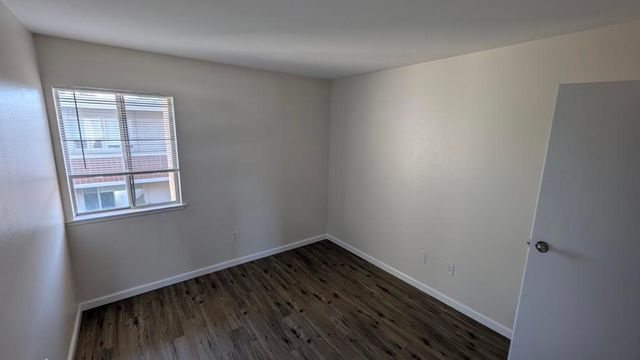 2260 N Indian Canyon Drive B, Palm Springs, CA 92262
