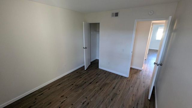 2260 N Indian Canyon Drive B, Palm Springs, CA 92262