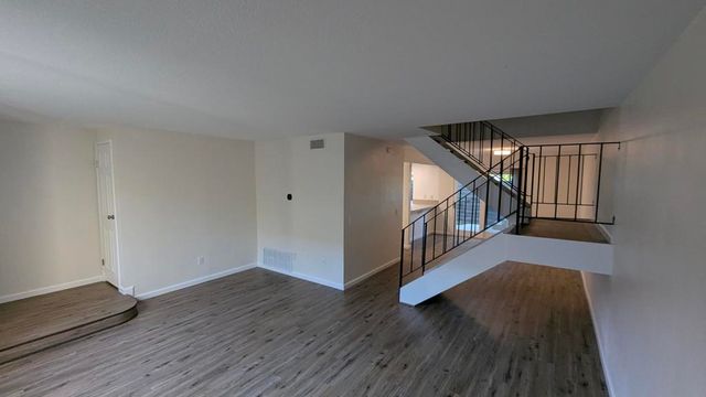 2260 N Indian Canyon Drive B, Palm Springs, CA 92262
