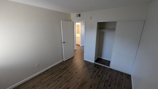 2260 N Indian Canyon Drive B, Palm Springs, CA 92262