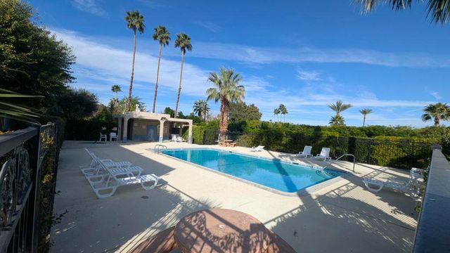 2260 N Indian Canyon Drive B, Palm Springs, CA 92262