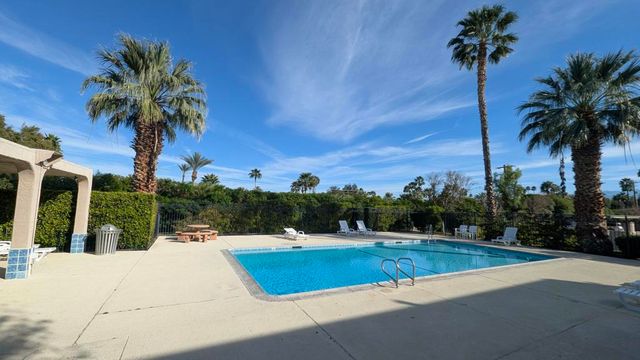 2260 N Indian Canyon Drive B, Palm Springs, CA 92262