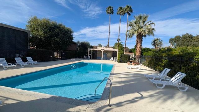2260 N Indian Canyon Drive B, Palm Springs, CA 92262