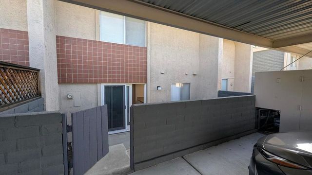 2260 N Indian Canyon Drive B, Palm Springs, CA 92262