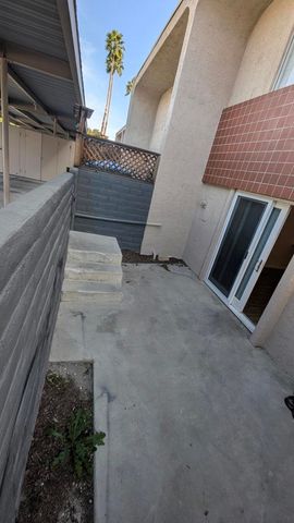 2260 N Indian Canyon Drive B, Palm Springs, CA 92262